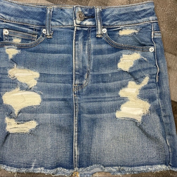 American Eagle Hi-Rise Distressed Denim Mini Skirt size 2 - Picture 5 of 12